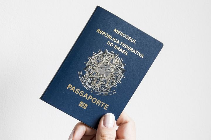 Pagar o INSS morando no exterior